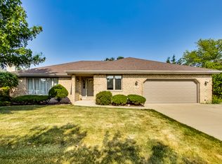 166 Erin Ct, Lemont, IL 60439