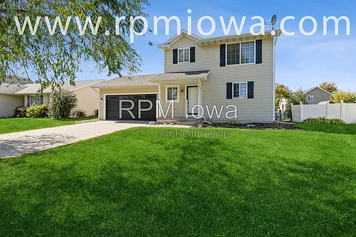 770 SE Harper Dr Photo 1