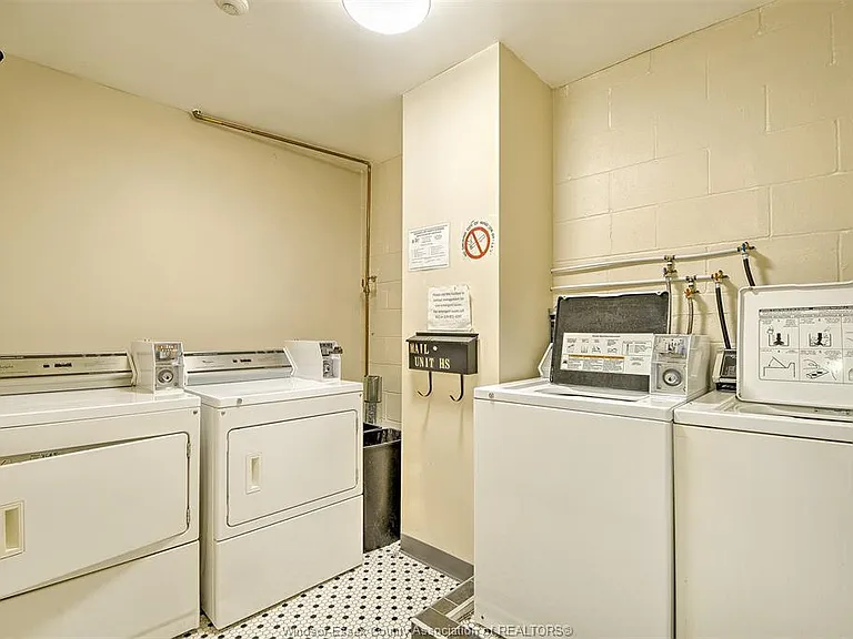 821 Pillette Rd #7 — Photo 12