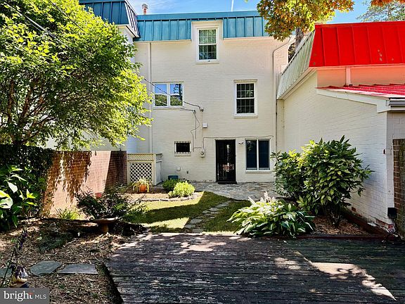 5th image of 203 Garden Ct
