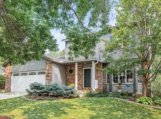 2833 Blue Ridge Dr, Woodbury, MN 55125
