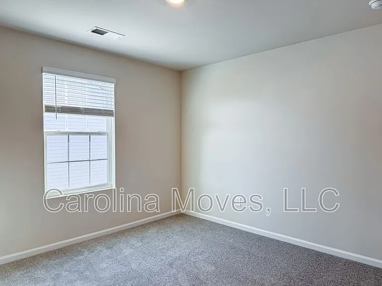 109 Clairvale Ct — Photo 17