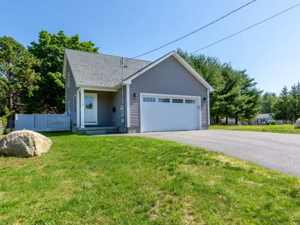 10 Bosse St, Lewiston, ME 04240