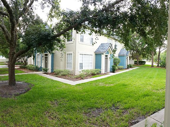 3rd image of 13703 RICHMOND PARK Drive #3405