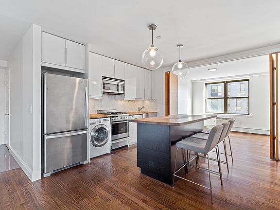 3rd image of 133 Essex St APT 602