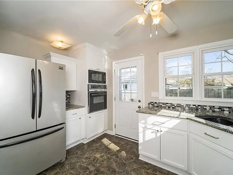 847 Marvin Ave — Photo 10