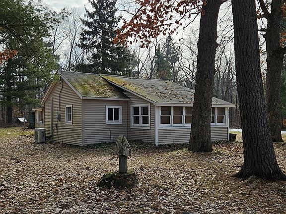 2nd image of 9960 Dagget Rd