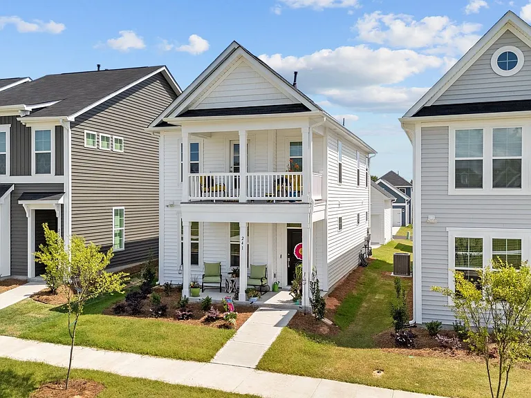 241 Pear Blossom Pkwy — Photo 2