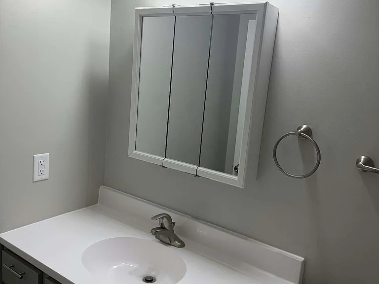 603 E Division St #1 — Photo 12
