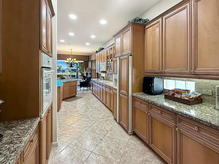 10891 Northgreen Dr — Photo 11