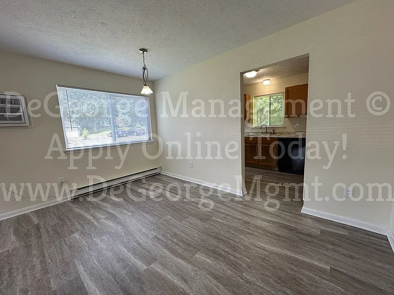 Parkway Apartments — Photo 27