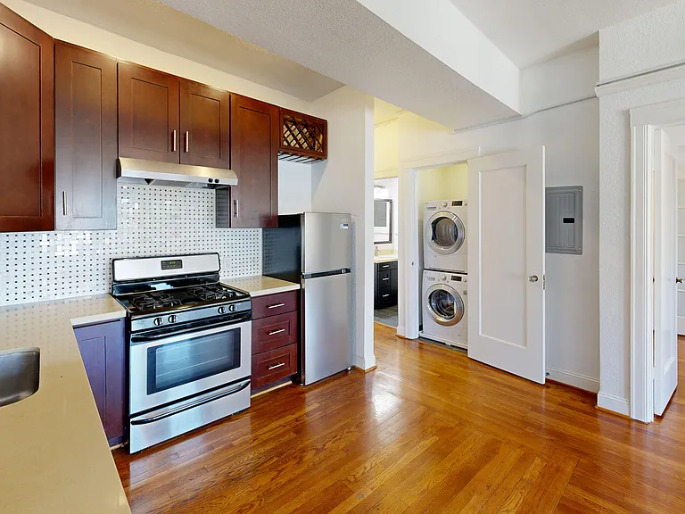 500 Stanyan Street — Photo 27