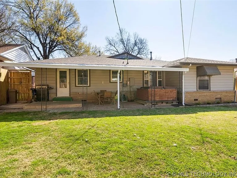 2426 S Louisville Ave — Photo 35