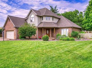 8788 Camelot Dr, Newburgh, IN 47630