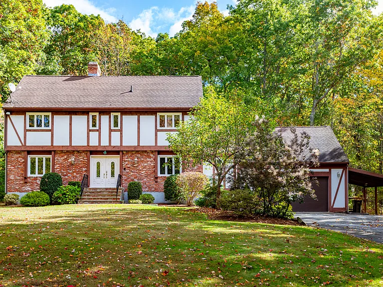 23 Golden Oaks Dr — Photo 40