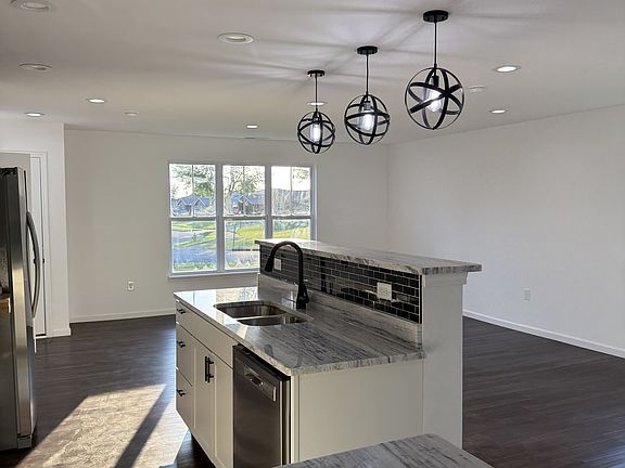 3rd image of 5260-5262 Greencroft Dr #5260