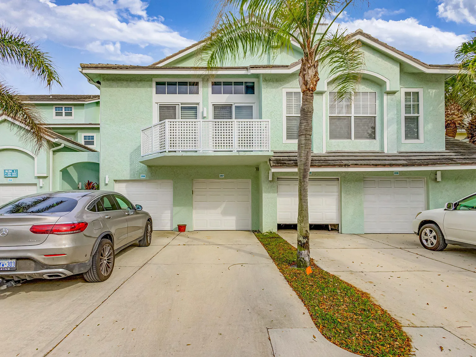 2 bed, 2.0 bath, 1620 sqft, $9,500 — Photo 4