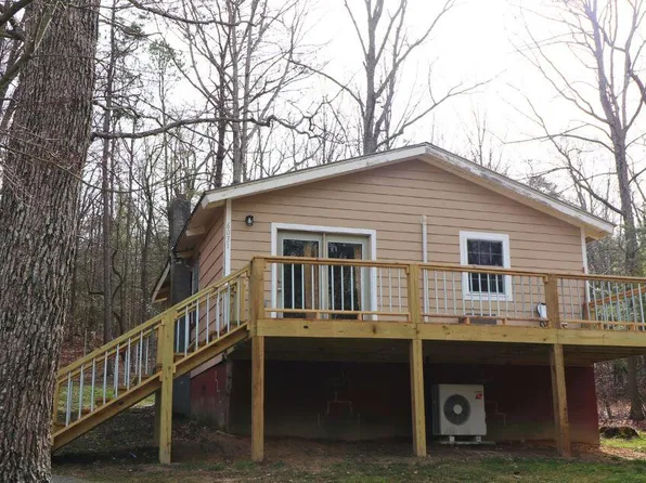 6031 Flats Rd, Tallassee, TN 37878