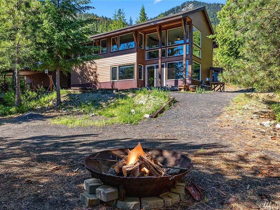 Welcome to 391 High Mark Drive. An award winning architect built this stunning home on 3 acres. It backs up to national forest and has access to some of the best trails in WA for all you outdoor enthusiast. 