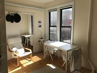 Rented by Salon Realty Corp