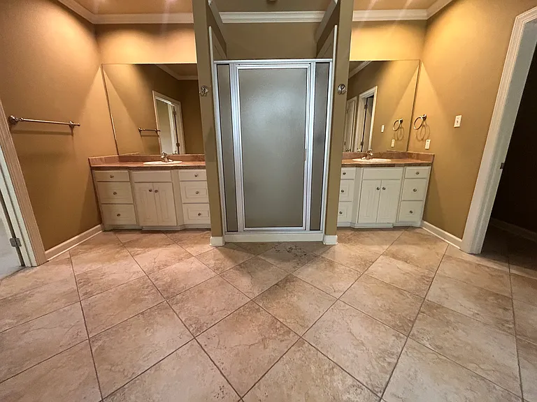 115 Noyant Dr — Photo 16