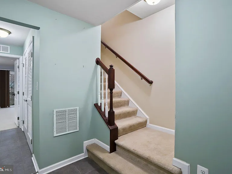 8079 Locust Mill St — Photo 3