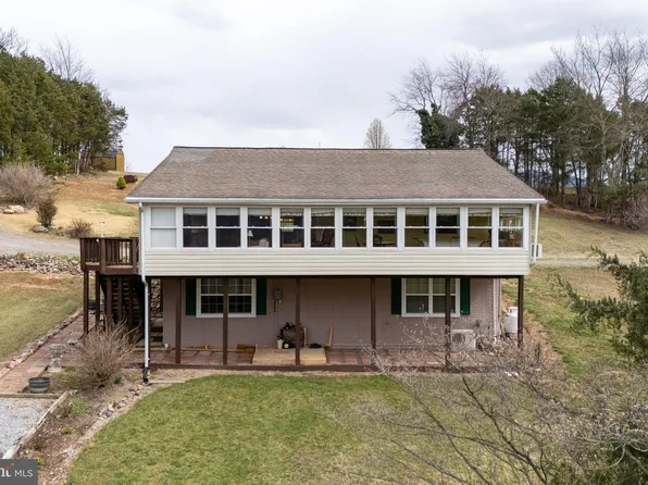 145 Colwood Dr, Rileyville, VA 22650