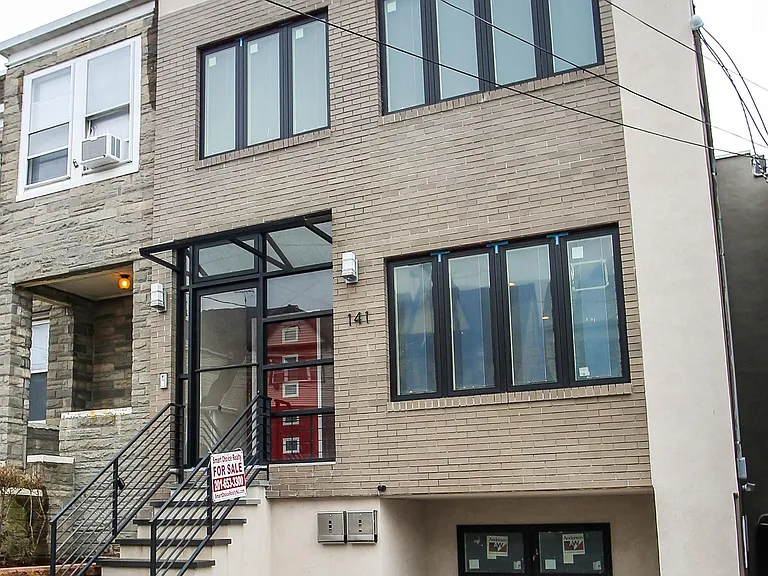 141 Beach St #2 — Photo 16