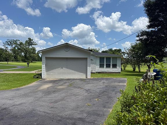 3rd image of 3865 Riderwood Dr