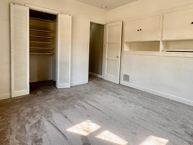 2068 Paramount Dr — Photo 14