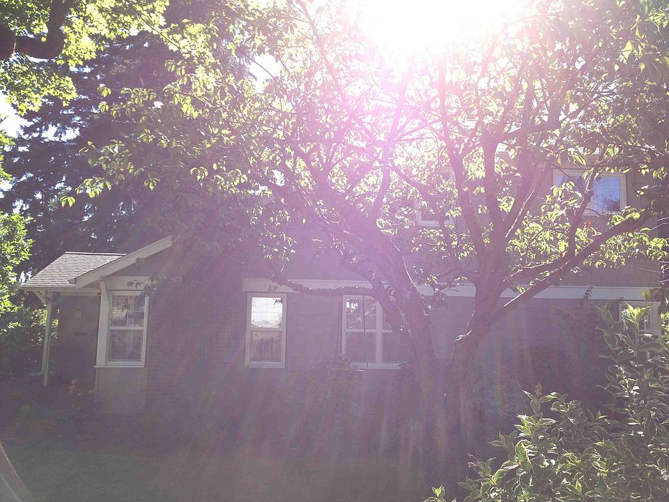 2nd image of 3103 NE 85th St