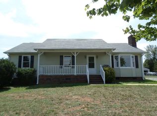 128 Country Place Dr, Inman, SC 29349