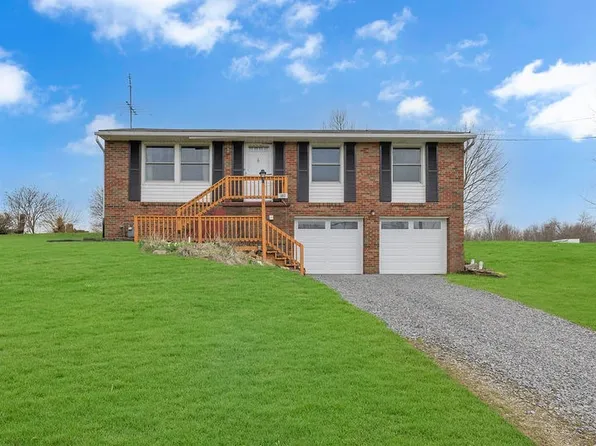 107 Goehring Ln N, Beaver Falls, PA 15010