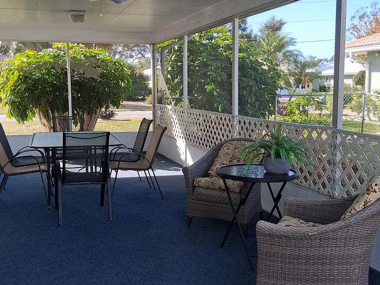 441 Rubens Dr E — Photo 7