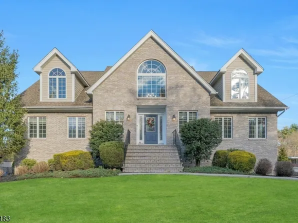 1 Laurel Ct, Oakland Boro, NJ 07436