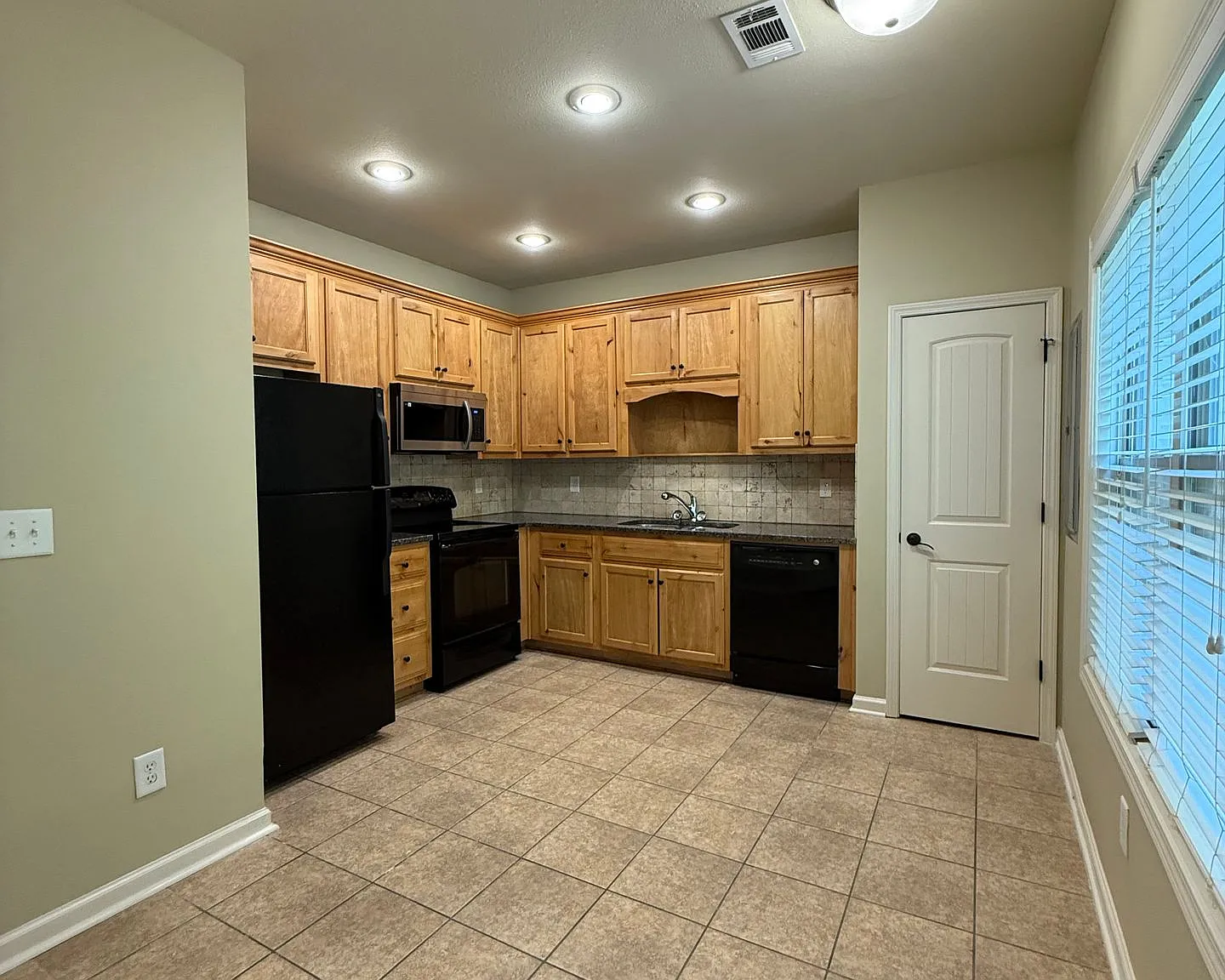 Cobblestone Park Townhomes — Photo 4