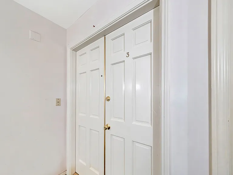 10634 Holman Ave #3-2 — Photo 25