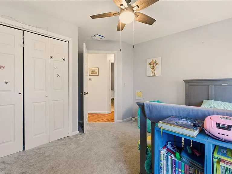 141 Laurel Ridge Ln — Photo 22