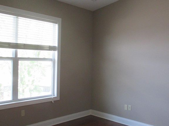 4th image of 702 N State St Unit E