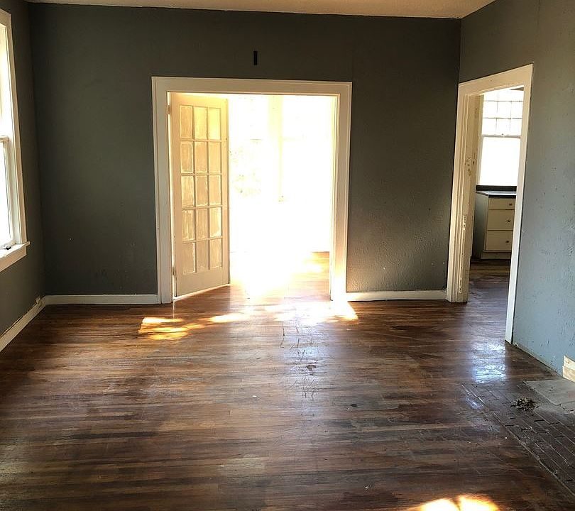 1st image of 224 Dalzell St