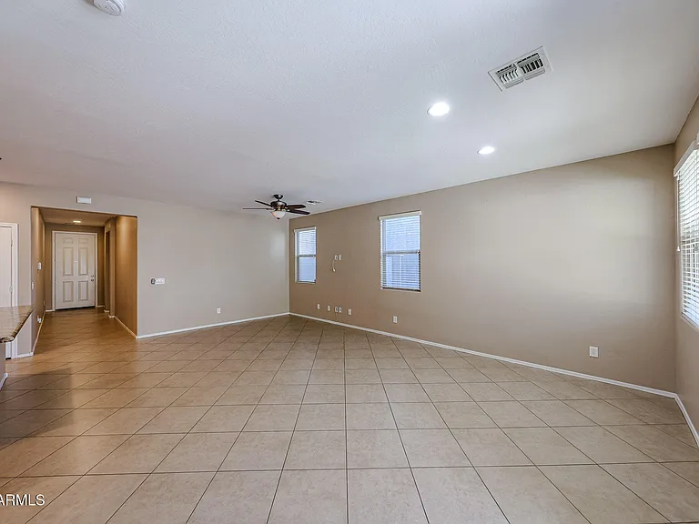 12041 W Cottontail Ln — Photo 4