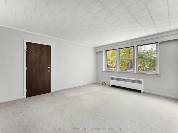 4 Robinson St #9, Hamilton, ON L8P 1Y5