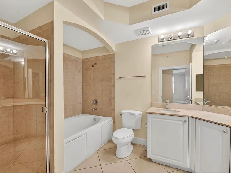 1660 Renaissance Commons Blvd #2517 — Photo 7