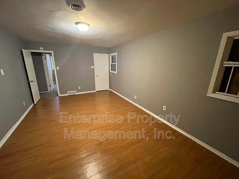 829 Alida Ave — Photo 9