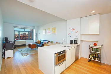 Rented by Space Marketing Shop