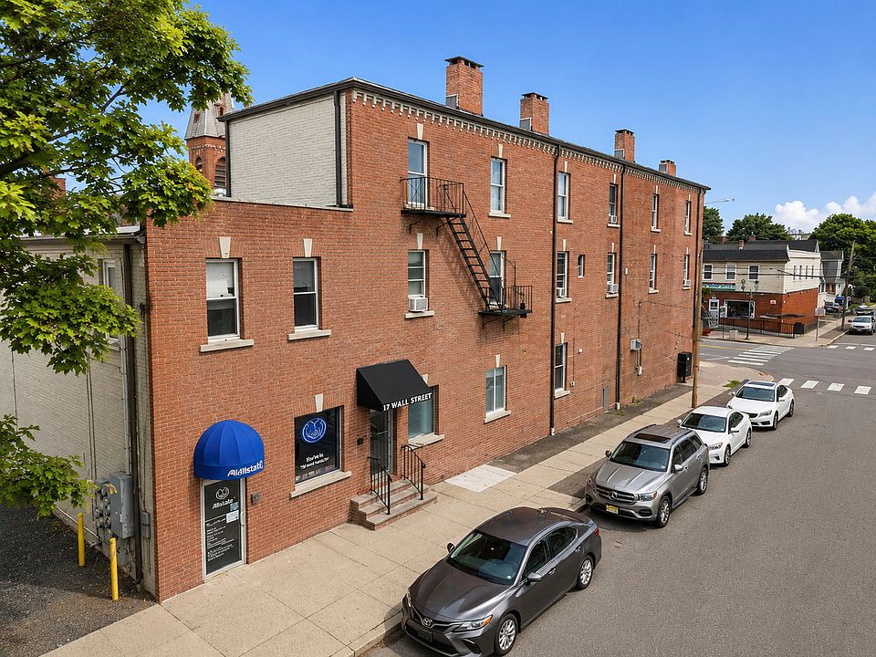 1st image of 13 Wall St APT 1