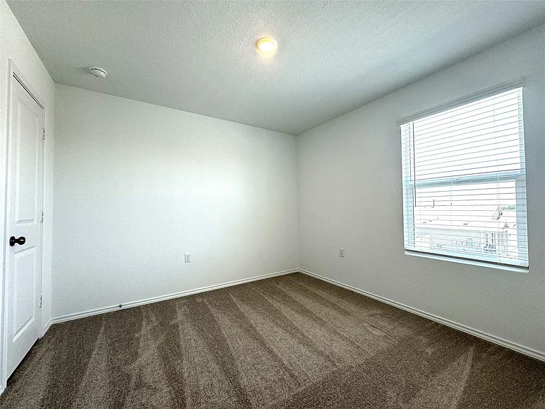 2720 Schwartz Ln — Photo 11