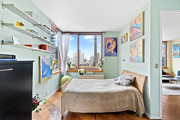 Sold by Compass | media 19