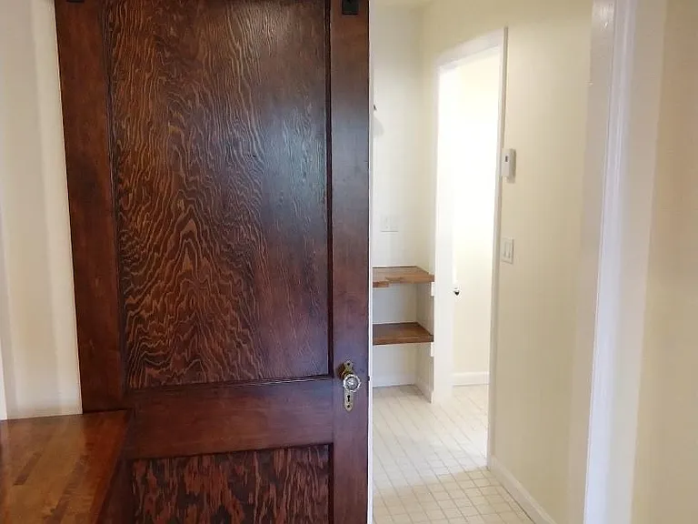 5 Warren St #2 — Photo 4