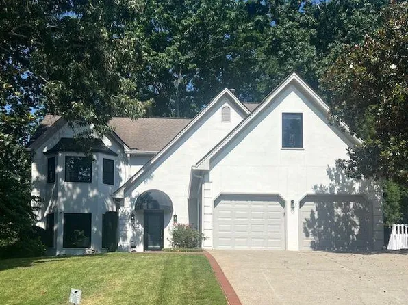 975 Manchester Pl, Sandy Springs, GA 30328